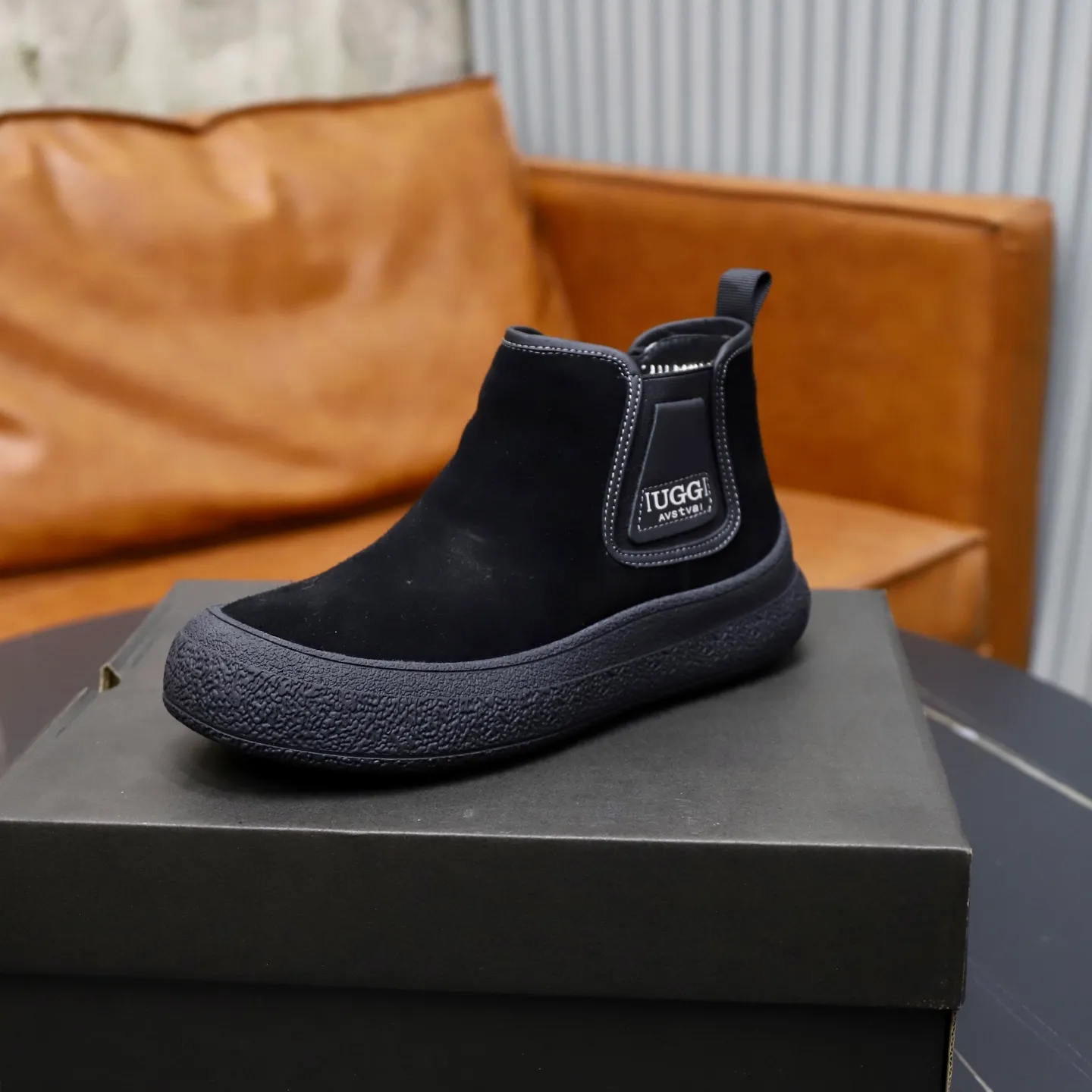 Ex-factory price: 580💰Thick wool imported from Australia Brand: UGG genuine purchase Size: 39-44 Grade: Official website 1:1 Material: First layer of genuine leather waterproof and anti-freeze upper Real wool lining Original non-slip soft wear-resistant outsole Style category: Men's casual shoes Trendy style Comfortable on the feet Color: Official website color synchronization